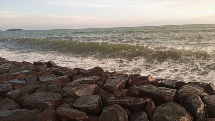 ombakan pantai padang