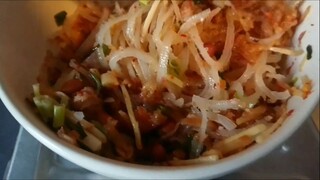 Thai Street Food สั่งยำแหนม คลุกเองที่บ้าน แซ่บเหมือนแม่ค้ายำให้ Yam Nham Spicy Fermented Pork Salad