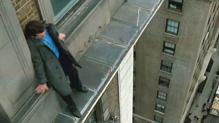 He Pretends To Suicide To Get Attention Of Police, To Robbed The Most Safety Bank In City