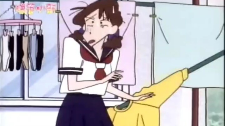[Crayon Shin-chan clip] The embarrassing moment when Meiya was found wearing school uniform by the h