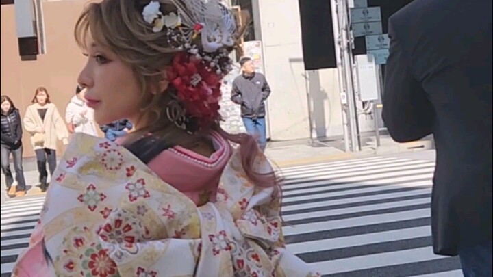 Pink Kimono Girl in Tokyo