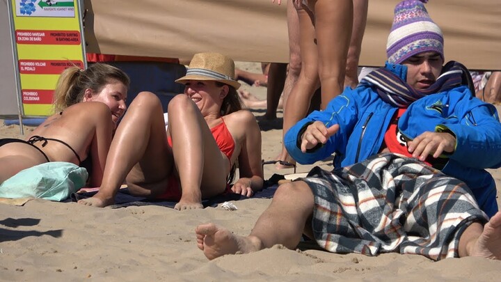 LLEVANDO ROPA DE INVIERNO EN VERANO ☀️ EN LA PLAYA!