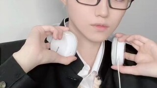 Tsukki menggoyang-goyang 😮