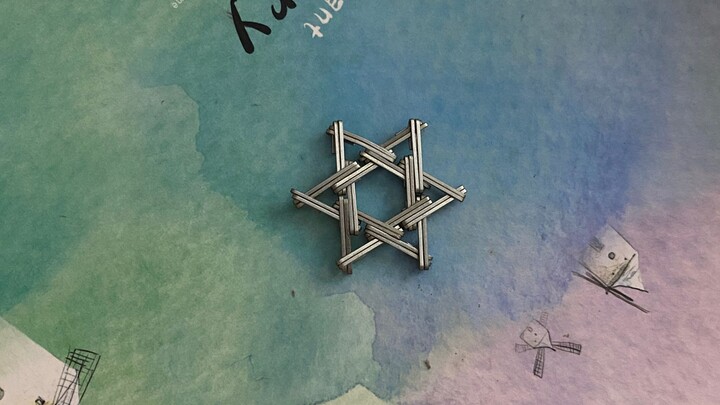 ใช้ลูกแม็กต่อเป็น Star of David