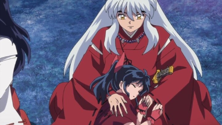A Li and his niece reminisce about old times. InuYasha carries and hugs his daughter.