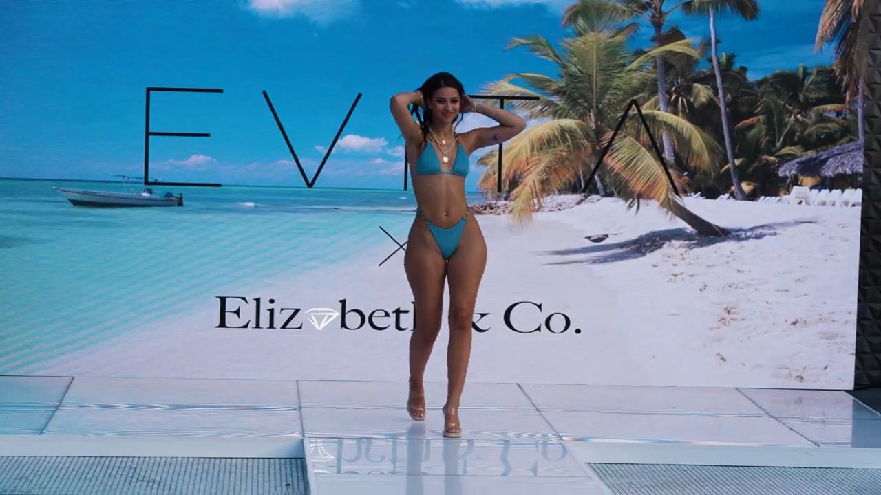 Hot Mikaela Lafuente _ New York Swim Week 2023 _ 4k Slow Motion - BiliBili