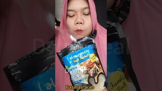 DYMA |ASMR RAW RICE EATING |Makan Beras | asmrrawriceeating| #asmrsounds  #asmr #shorts #mukbang(1)