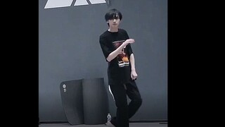 ALL BLACK's black-clad "dance leader" finally danced to Drake's God's Plan! [Yan Haoxiang] Practice 