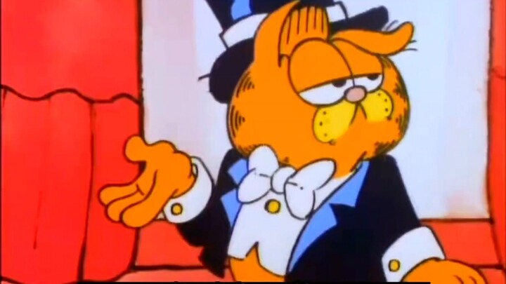 Garfield wins the lottery and lives the luxurious life of a multi-millionaire!