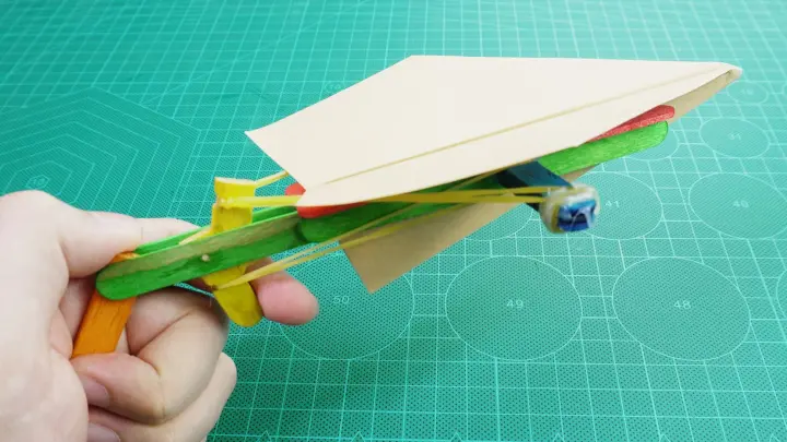 How to make a paper plane luncher