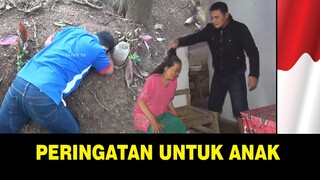 Allah murkah melihat seorang anak yang sering menganiaya ibunya sendiri !