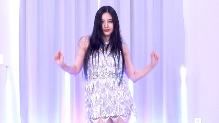 JISOO's "All Eyes On Me" chorus dance cover ~ Let the eyes focus on me! [Ellen and Brian]