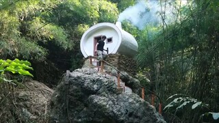 Chinese bushcraft man making a shelter in the wild #chinese #chinesecrafts #skills #construction