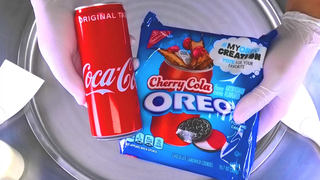 ไอศกรีมโรล Coca-Cola & Cherry Cola OREO คุกกี้แซนวิชช็อกโกแลตโรลไอศกรีม ASMR