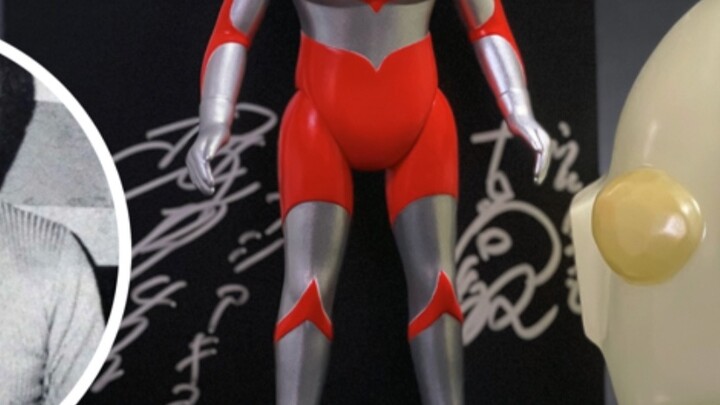 Hiểu rõ hơn về mặt nạ Ultraman M1 nguyên bản trong 3 phút. Chiếc mặt nạ do Sasaki Akira, họa sĩ nguy