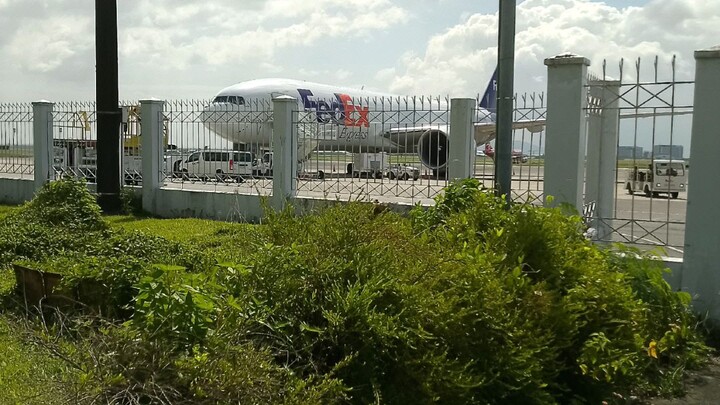 ups and FedEx cargo planes