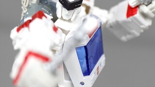 Transformers wearing Hufu and riding and shooting to share time 1150 episodes Transformers Siege War
