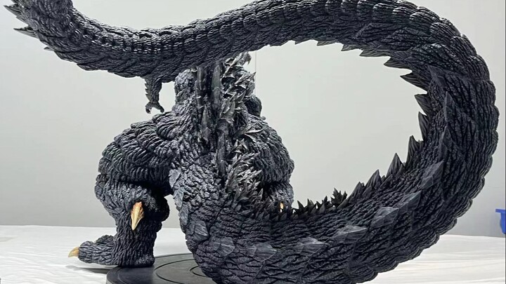 The mass-produced PVC statue of Godzilla at the singularity point will be released soon