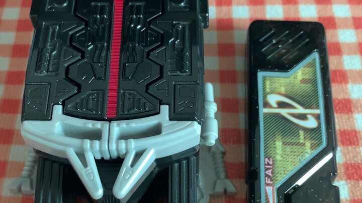 เคล็ดลับหน่วยความจำ Kamen Rider W Beetle Phone Faiz