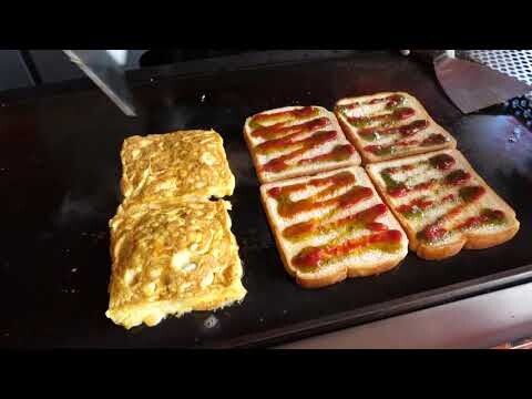pizza kết hợp bánh mì nướng siêu ngon.món ngon đường phố Hàn Quốc