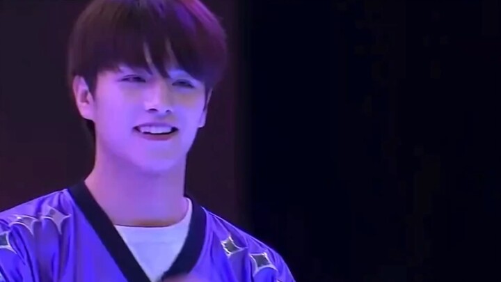 Anak-anak Zhang Yixing benar-benar mirip dengannya