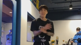 【街头男战士】Trix身体力行缺心眼式帮忙打歌丨Rihey & Zsun: 谢谢你的🧠丨BGM: mi deh ya