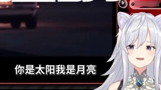 Watching Hong Xiaoyin's cover of "Winter Flower", the Japanese Samoyed completely lost