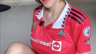 เล่นบอล แข็งแรง ก๊าบๆ🤭#MUFC #สาวสวยแมนยู #แมนยู #พริ้งเด็กผี #ปีศาจแดงแมนยู #เชียร์แมนยู #Manche