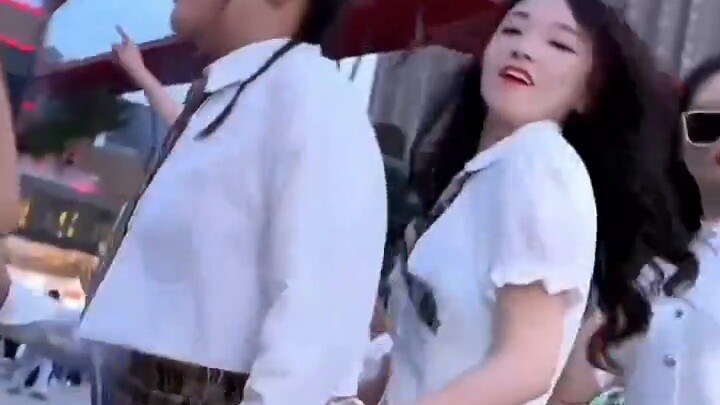 [Singing Girl] ดู Little Potato เหนื่อยมั้ย? มาดูการเต้นรำแบบสแควร์แดนซ์ของหัวกัวหยวน