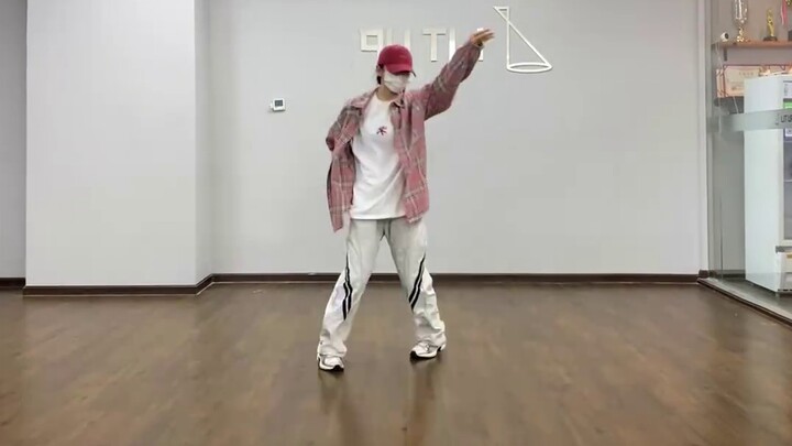 【ICE】The breakdown tutorial of the Hiphop version of Hype Boy is here!
