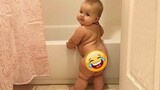 พยายามอย่าหัวเราะ เมื่อทารกอยู่ในห้องน้ำและสถานการณ์ตลกๆ วิดิโอตลก