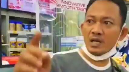 viral WNI MUSLIM di lempar sampah oleh WNA