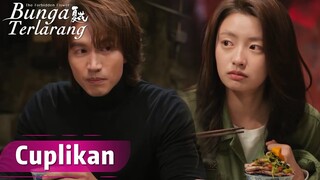 The Forbidden Flower | Cuplikan EP12 He Ran ke Kampung Halamannya Xiao Han | WeTV【INDO SUB】