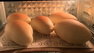 The Beautiful Moments of Food Changing in the Oven