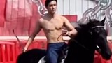 [Wu Lei] A hunk! A hunk who can ride a horse! Oh my god!