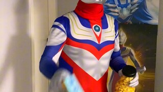 Ultraman Tiga, đừng bỏ chúng tôi!