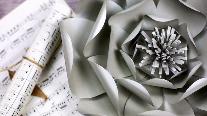 The method of making cardboard peony flowers is simple and beautiful