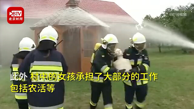 波兰女儿村时隔10年喜诞男婴，村长曾建议村民把斧头放床下怀男孩