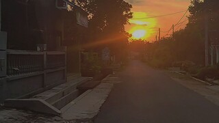 menikmati senja