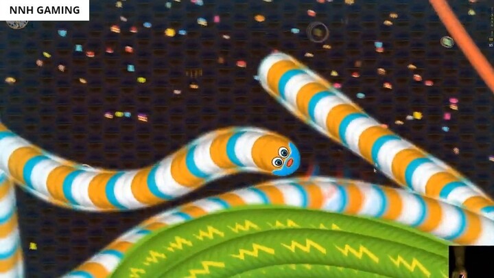 Wormate.io 1 Giant Monster Worm vs. 2772222 Invasion Worms _ 9