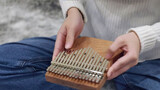 Playing "Game of thrones" on the kalimba