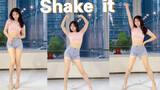 สาวสวยสุดเซ็กซี่ใส่เสื้อครอปโชว์หน้าท้องเต้นคัฟเวอร์เพลง Shake it