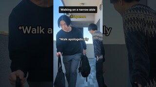 Non-Japanese vs Japanese | Walking on a narrow aisle