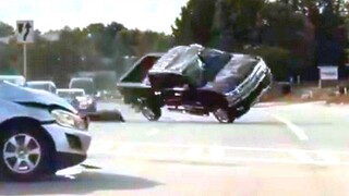 Insane Car Crash Compilation 2023: Dashcam Footage of Stupid Drivers #33