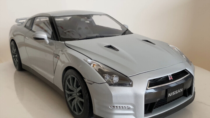 ความสมบูรณ์ 99% [ประกอบแล้ว] 1:8 ขนาดใหญ่สุด NISSAN Ares GTR โมเดลรถประกอบส่วน 97~99