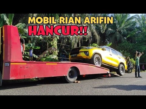 Mobil Rian Arifin Hancur!