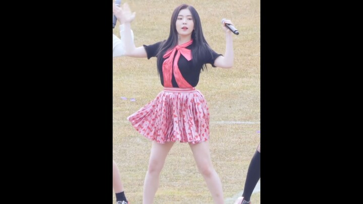 “กำมะหยี่สีแดง” ไอรีน (Russian Roulette) ลา ลา ลา คัต