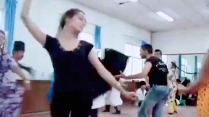[Arkeologi] Anda pasti belum pernah melihat Dilireba muda berlatih menari pada masa Anarkhan