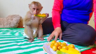 So Yummy!! Little Yaya enjoys eating some fresh fruit after bath