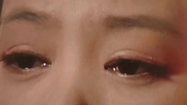 Looking at the double eyelid stickers of the Queen Mother in Legend of Zhen Huan 2.0 under the micro